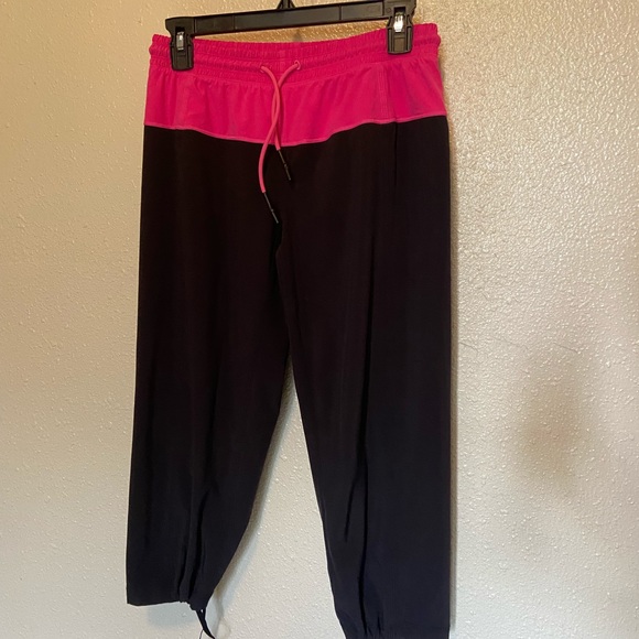 Lululemon Step Lively Crops - Picture 5 of 12